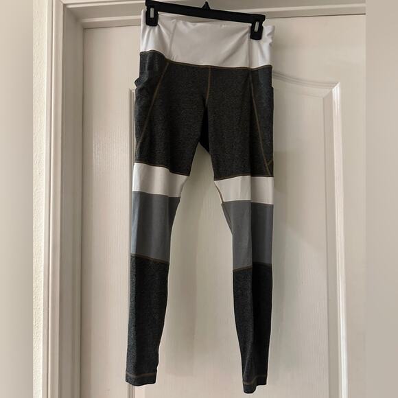 Athleta grey and while color block leggings size small - Picture 2 of 5